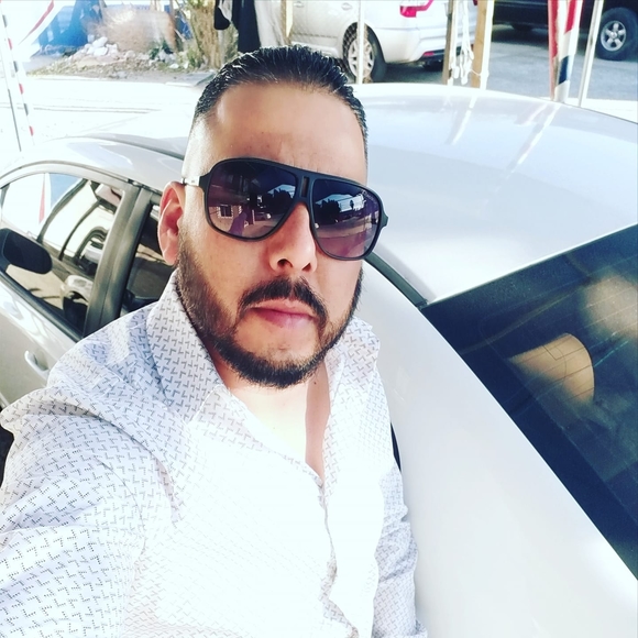 Meet your Posher, Alejandro - Picture 1 of 1